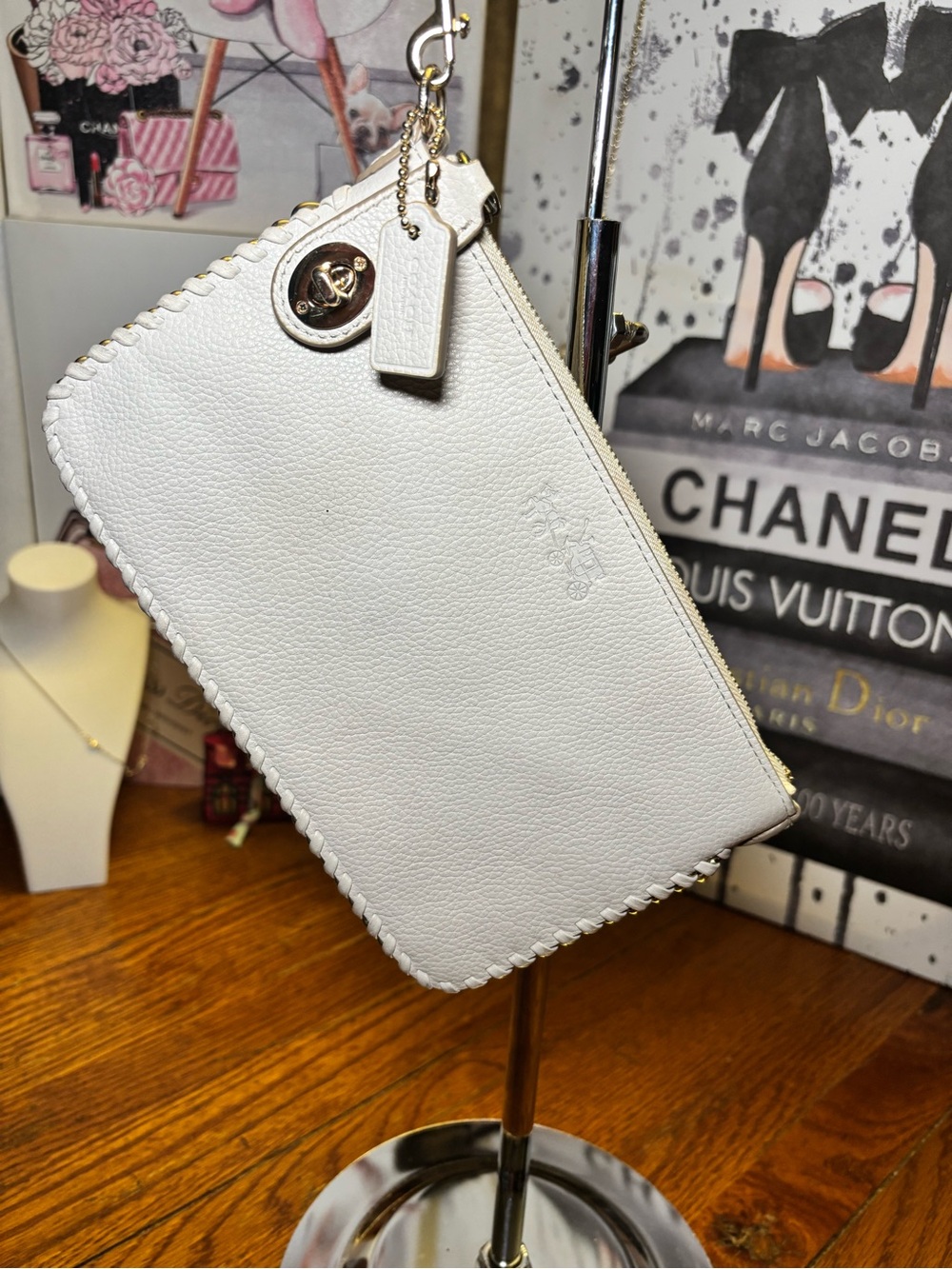 Coach 52778 White Pebbled Leather Whipstitch Large Wristlet Turnlock Clutch